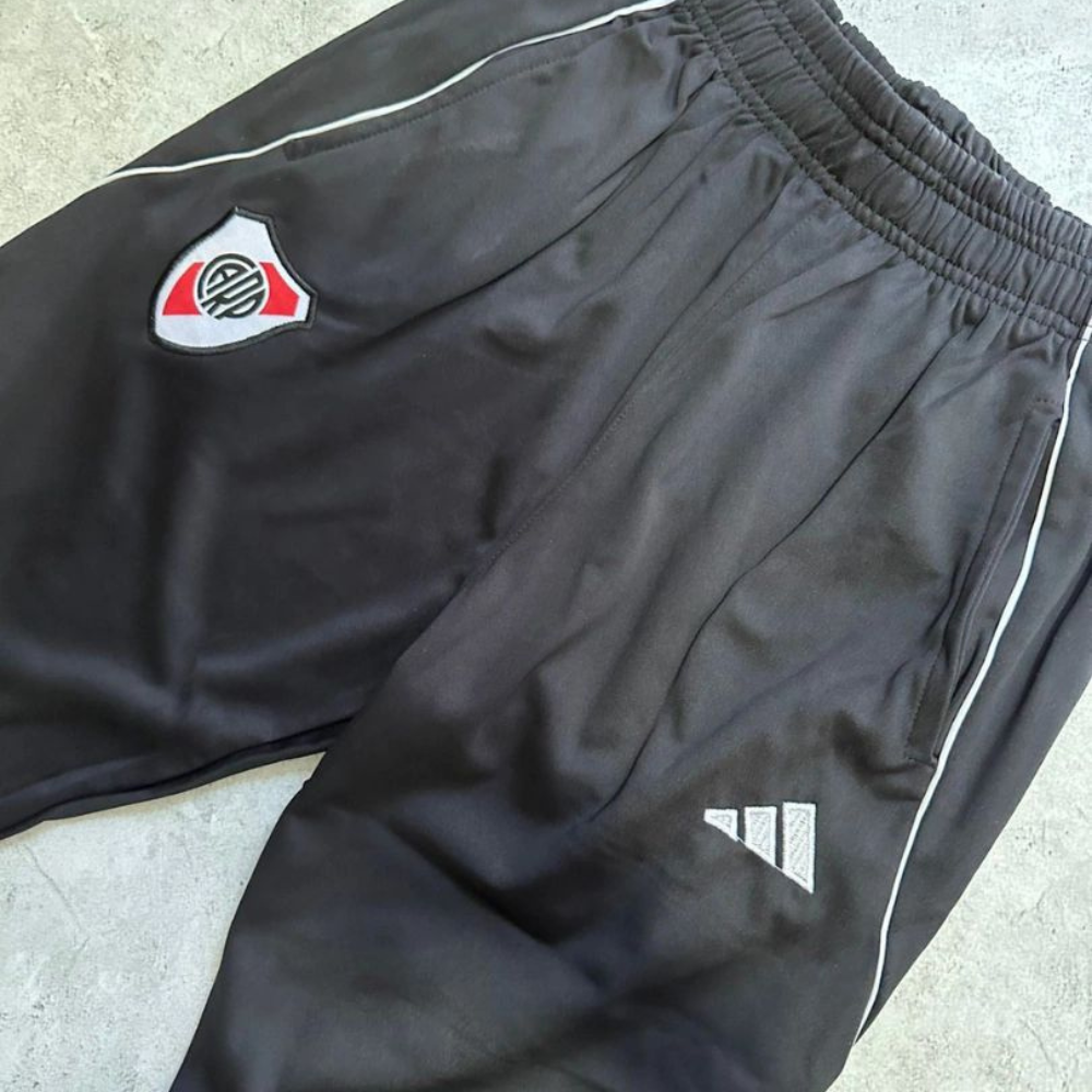 River Plate Jogging Frisado 2026 - Image 2